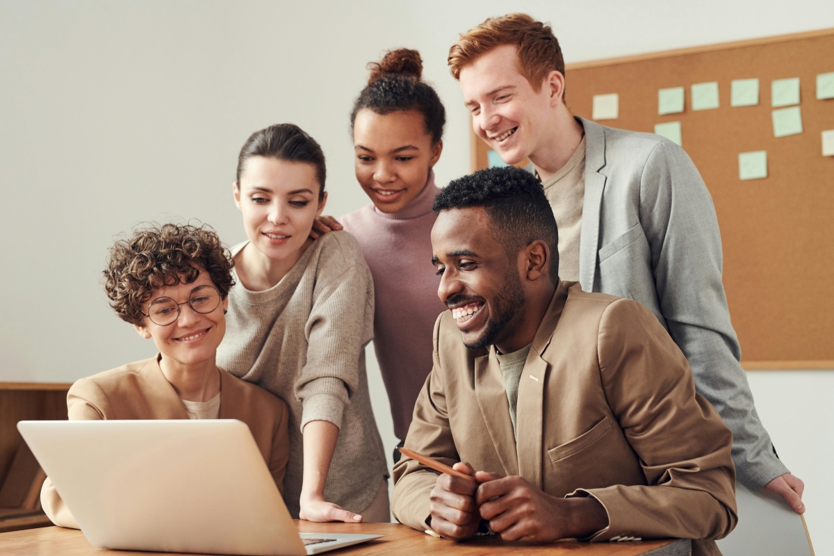 How to Build a Strong Employer Brand: A Step-by-Step Guide